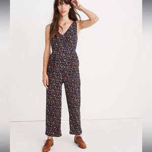 Madewell V-Neck Jumpsuit in Garden Party Size 8